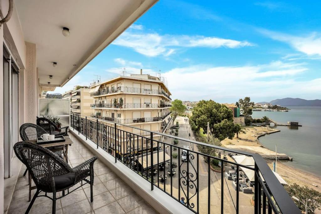 Bright Central Apartment With Splendid Sea View! Chalkís Buitenkant foto