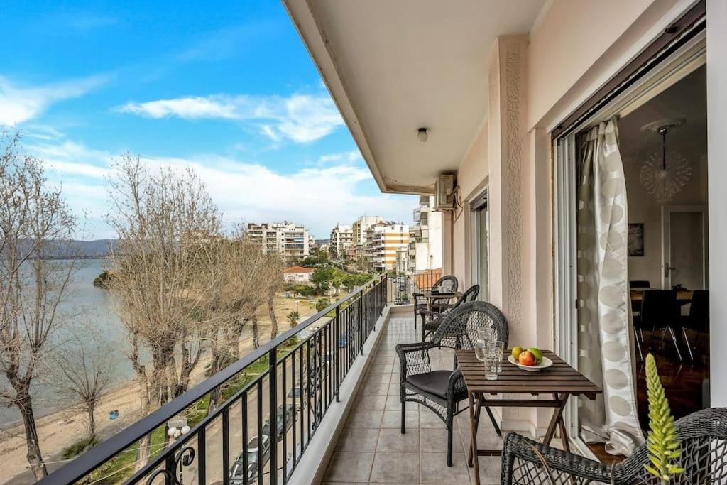 Bright Central Apartment With Splendid Sea View! Chalkís Buitenkant foto