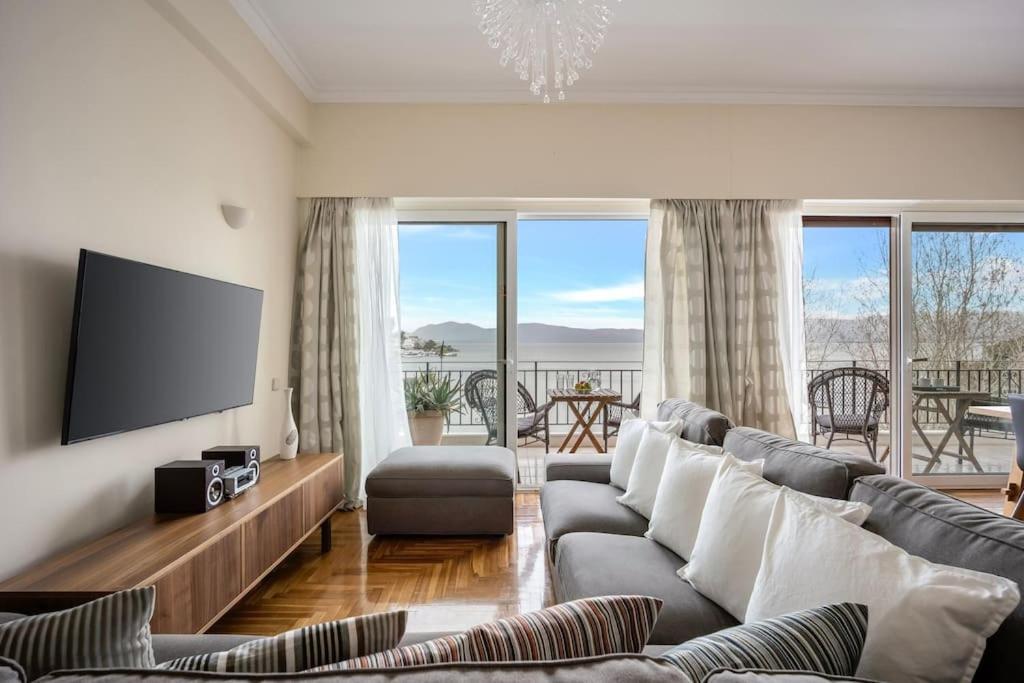 Bright Central Apartment With Splendid Sea View! Chalkís Buitenkant foto